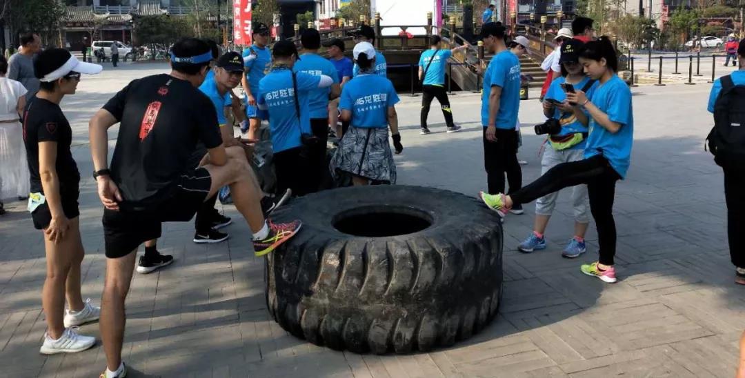龍勝管開(kāi)封運(yùn)營(yíng)中心贊助2019年第三屆中國(guó)大梁人魚(yú)跑者爭(zhēng)霸賽