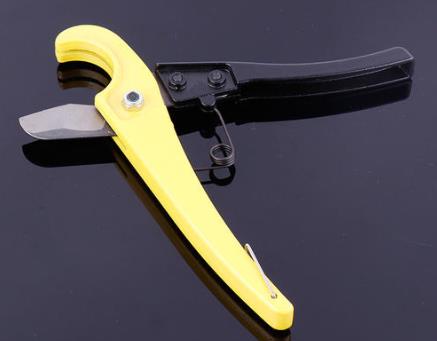 水管快剪好還是專業(yè)剪好？最大的區(qū)別就是只是這點(diǎn)